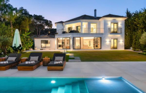 Villa Diamond Luxury 6 BDRM Villa w Pool & Jacuzzi